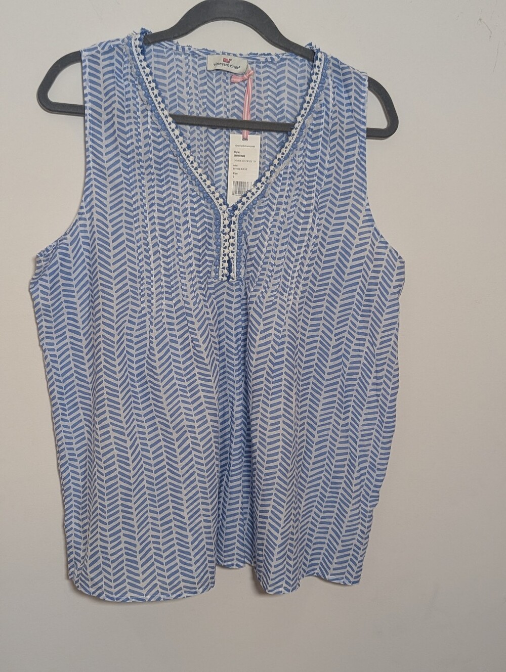 Vineyard Vines Chevron Geo Pintuck Top Bayside Blue White NWT Size L
